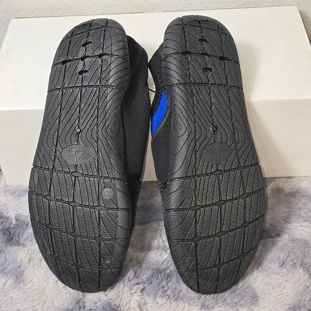NWOT Academy Water Shoes Black Blue Mesh Slip On Athletic Boys Size 5D